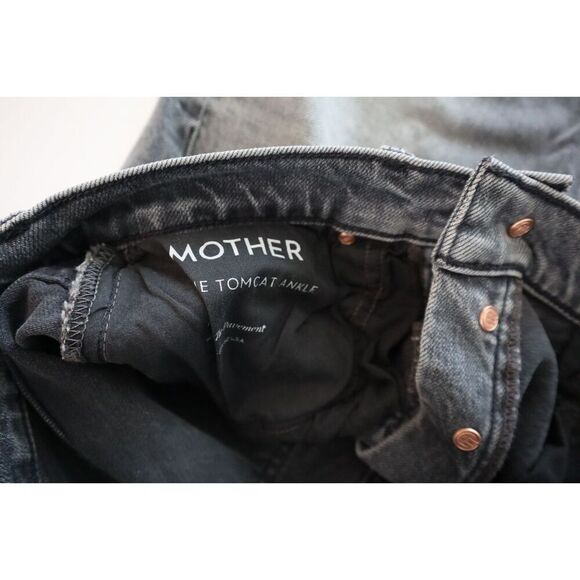MOTHER 1664-846 Women's Sz 25 Black Distressed The Tomcat Ankle Denim Jeans - Picture 3 of 9